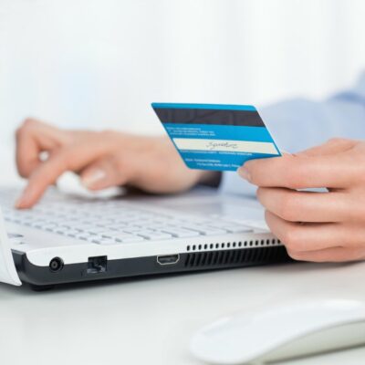 7 Mistakes to Avoid While Using Debit Cards